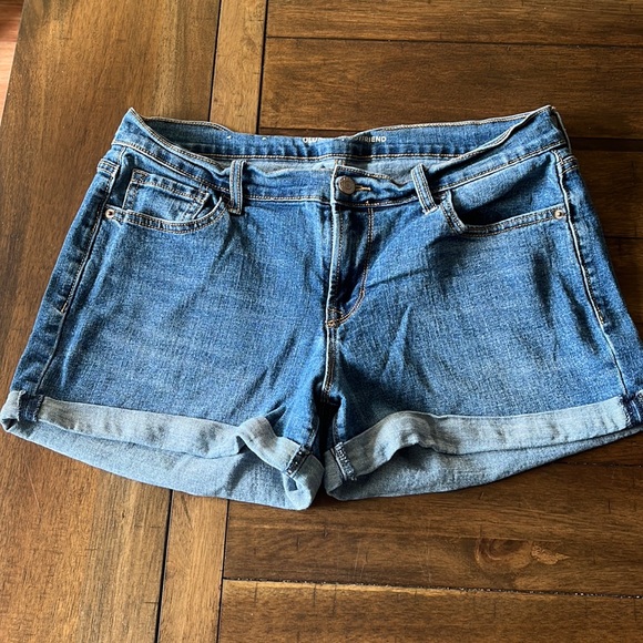Old navy boyfriend shorts.sz 10 - Picture 1 of 2